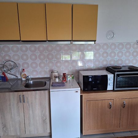 Aki Apartment Drvar Екстериор снимка