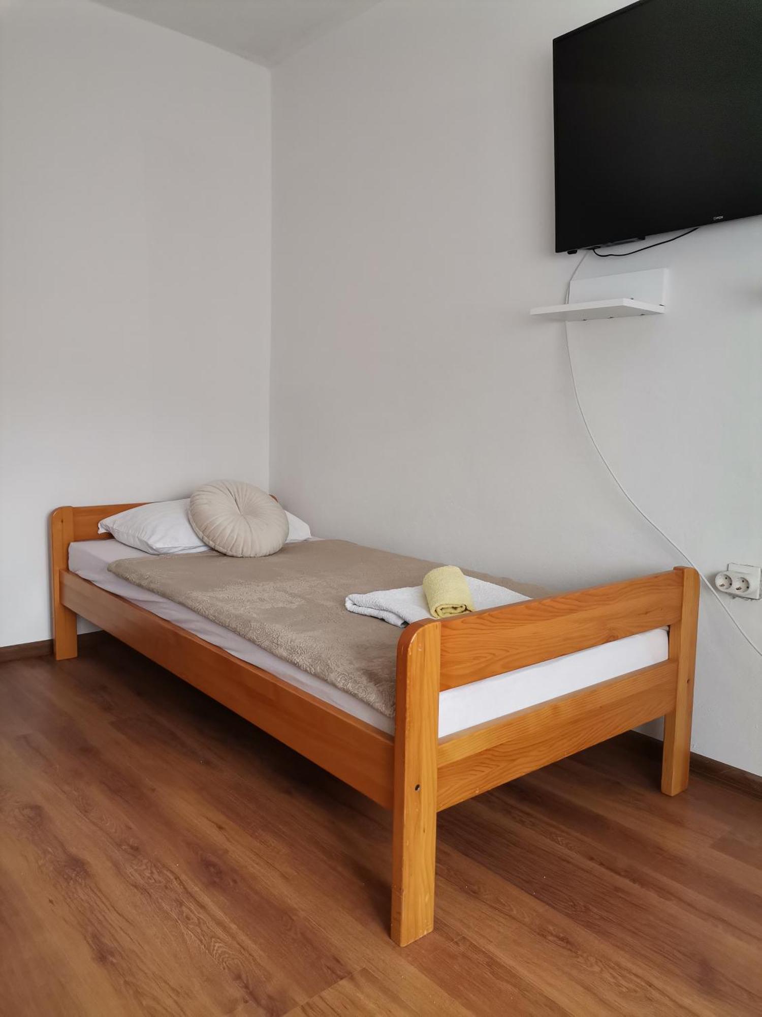 Aki Apartment Drvar Екстериор снимка